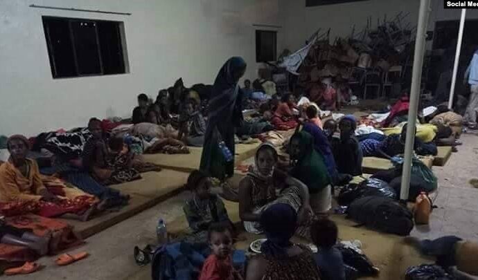 Godinaalee Wallaggaa Lamaan Keessatti Lammiileen Oromoo Qe’ee Ofii Irraa Buqqa’anii Bakkoota Adda Addaa Jiran Gargaarsa Dhabuu Irraa Akka Rakkataa Jiran Iyyatan