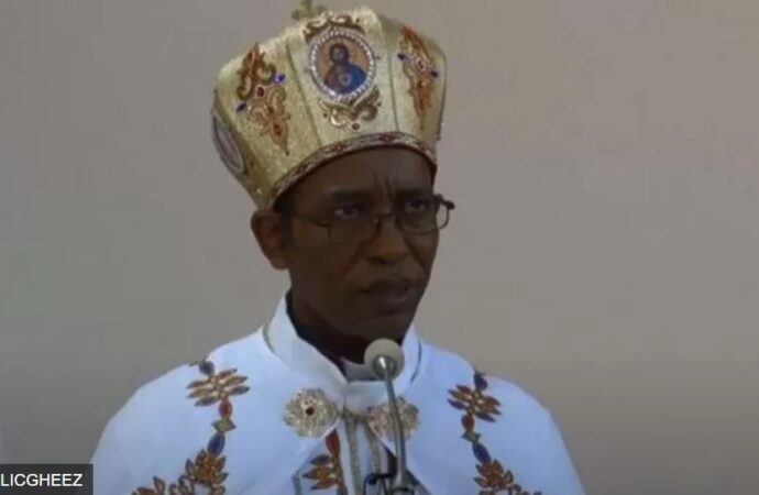 Mootummaan Ertiraa Bishop tokko dabalatee luboota Kaatolikii sadii buufata xiyyaaraa Asmaraatti to’ate